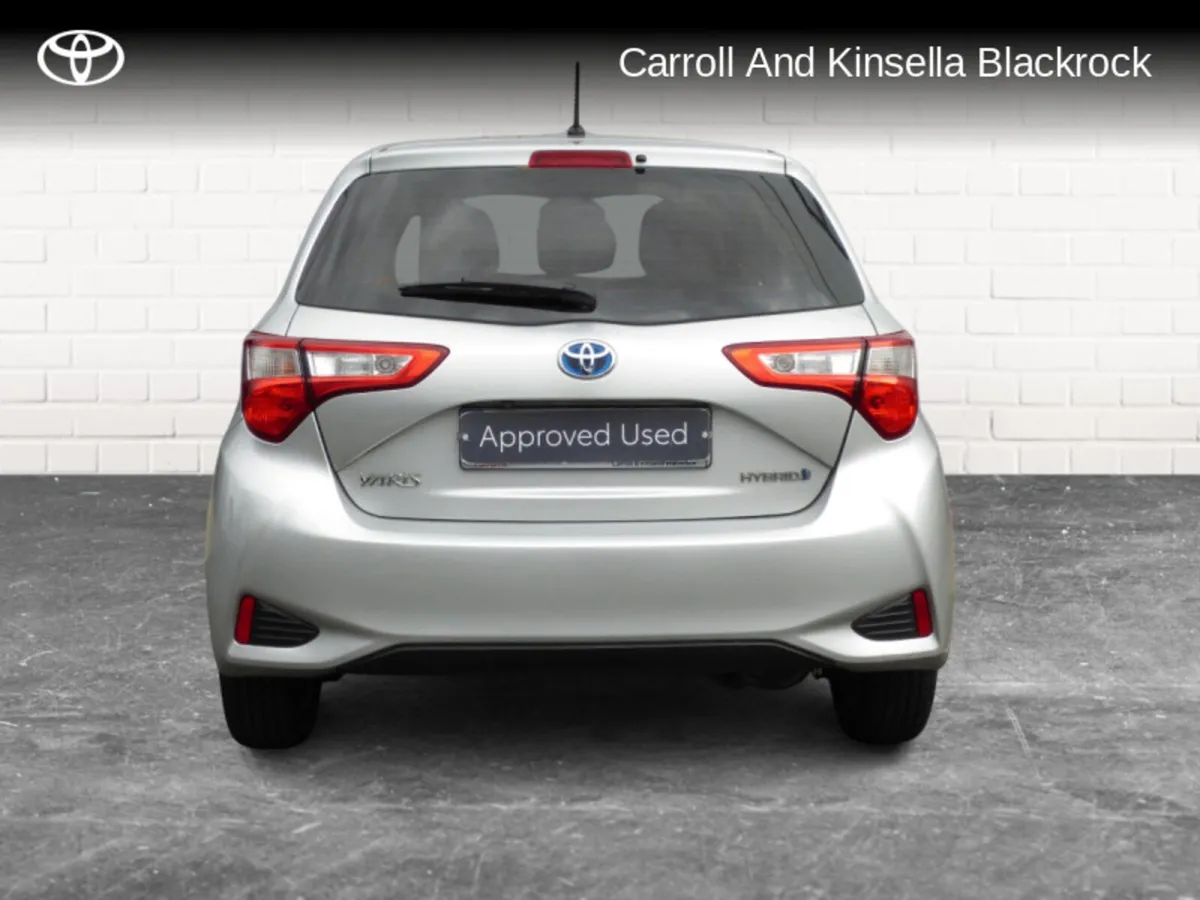 Toyota Yaris Hybrid Luna - Image 4
