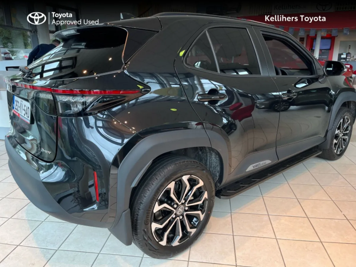 Toyota Yaris Cross HYBRID ELECTRIC LUNA SPORT - Image 2