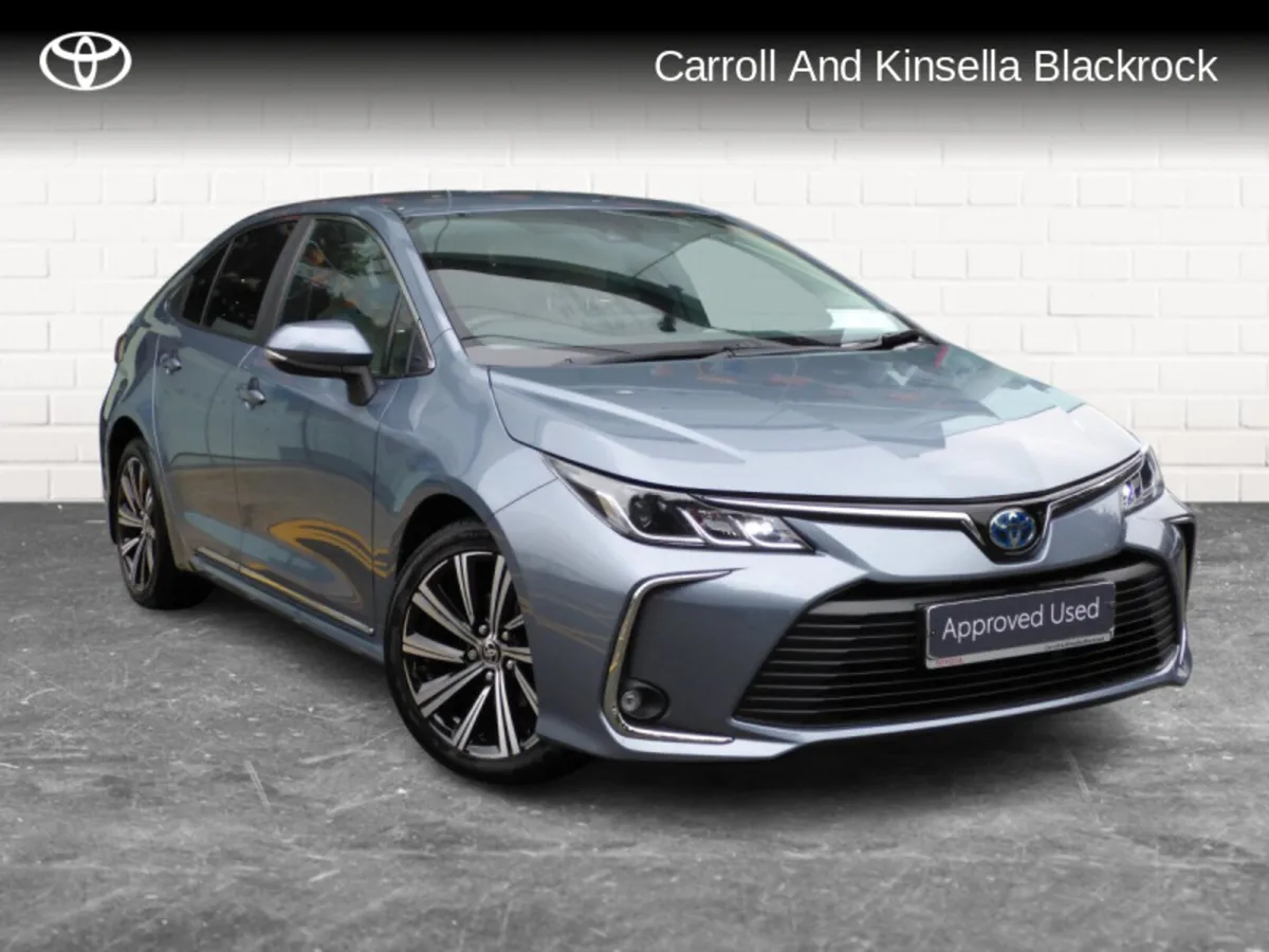 Toyota Corolla Hybrid Luna Sport Saloon - Image 1