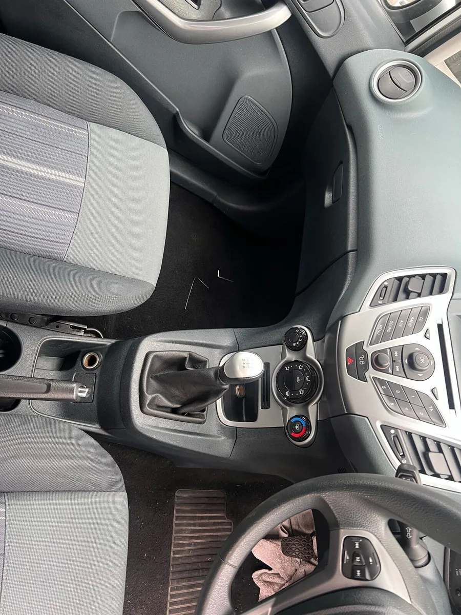 Car - Image 4