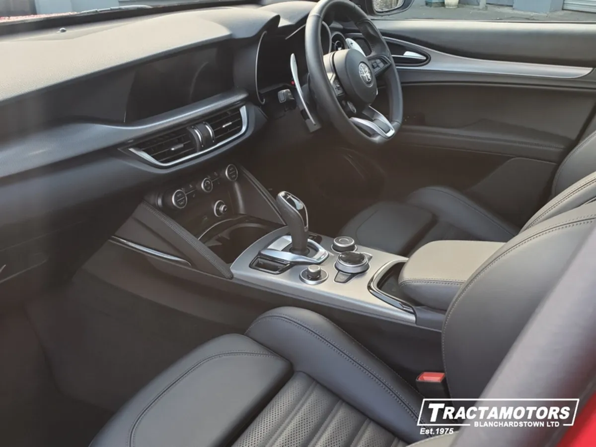 Alfa Romeo Stelvio VELOCE  AUTO 2.2 AWD - Image 4