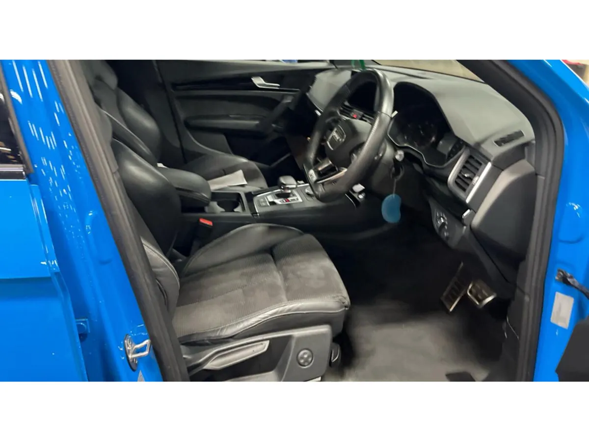 Audi Q5 S LINE BLK ED40 TDI QUATTRO BLACK EDITION - Image 2