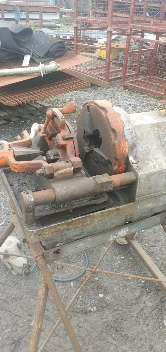 Pipe threading machine - Image 4