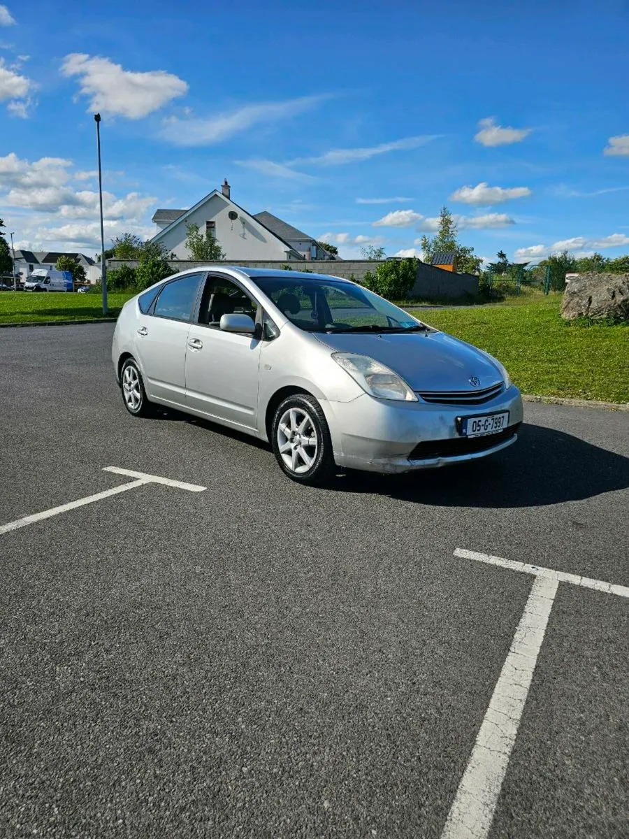 Toyota prius - Image 1