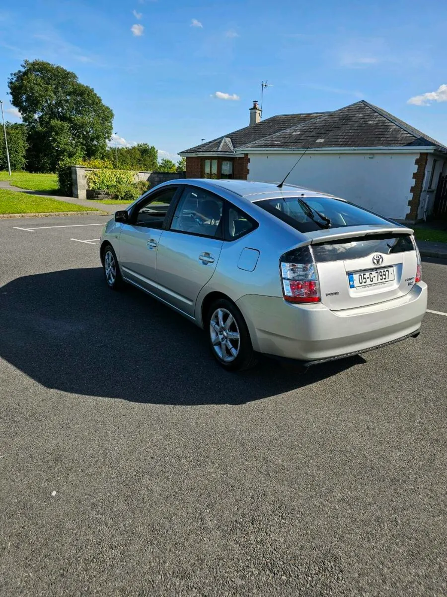Toyota prius - Image 4