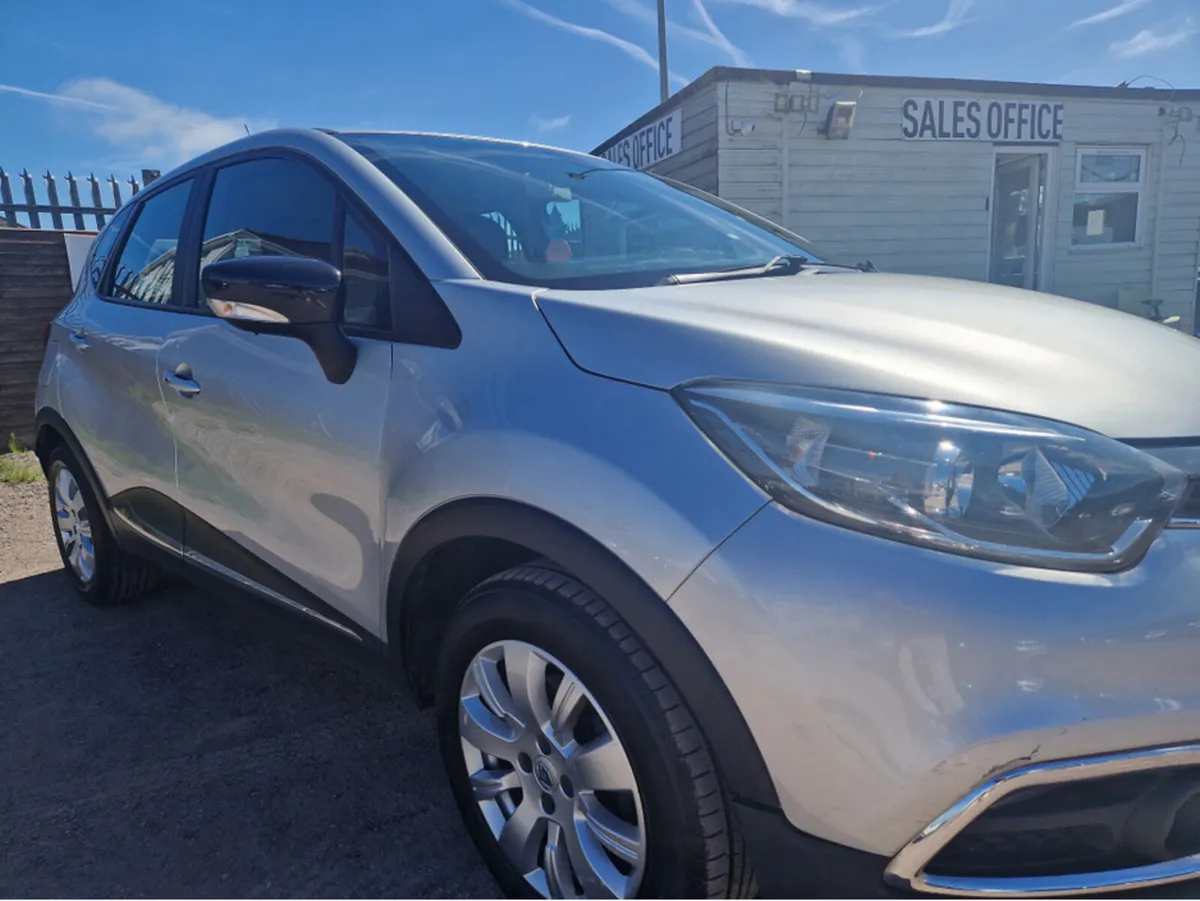 Renault Captur LIFE 1.5 DCI 90 4DR - Image 2