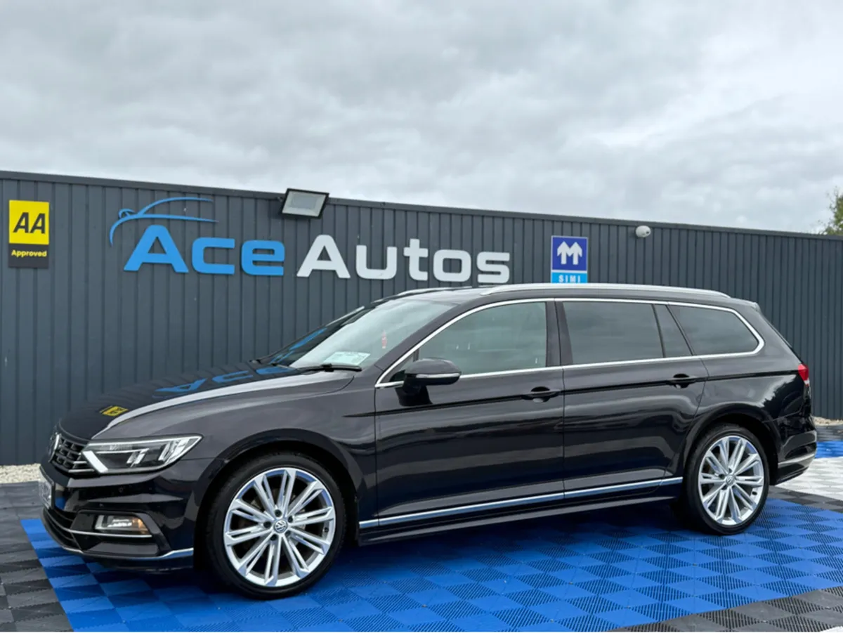 Volkswagen Passat R-LINE - 2.0 DIESEL - MANUAL - P - Image 3
