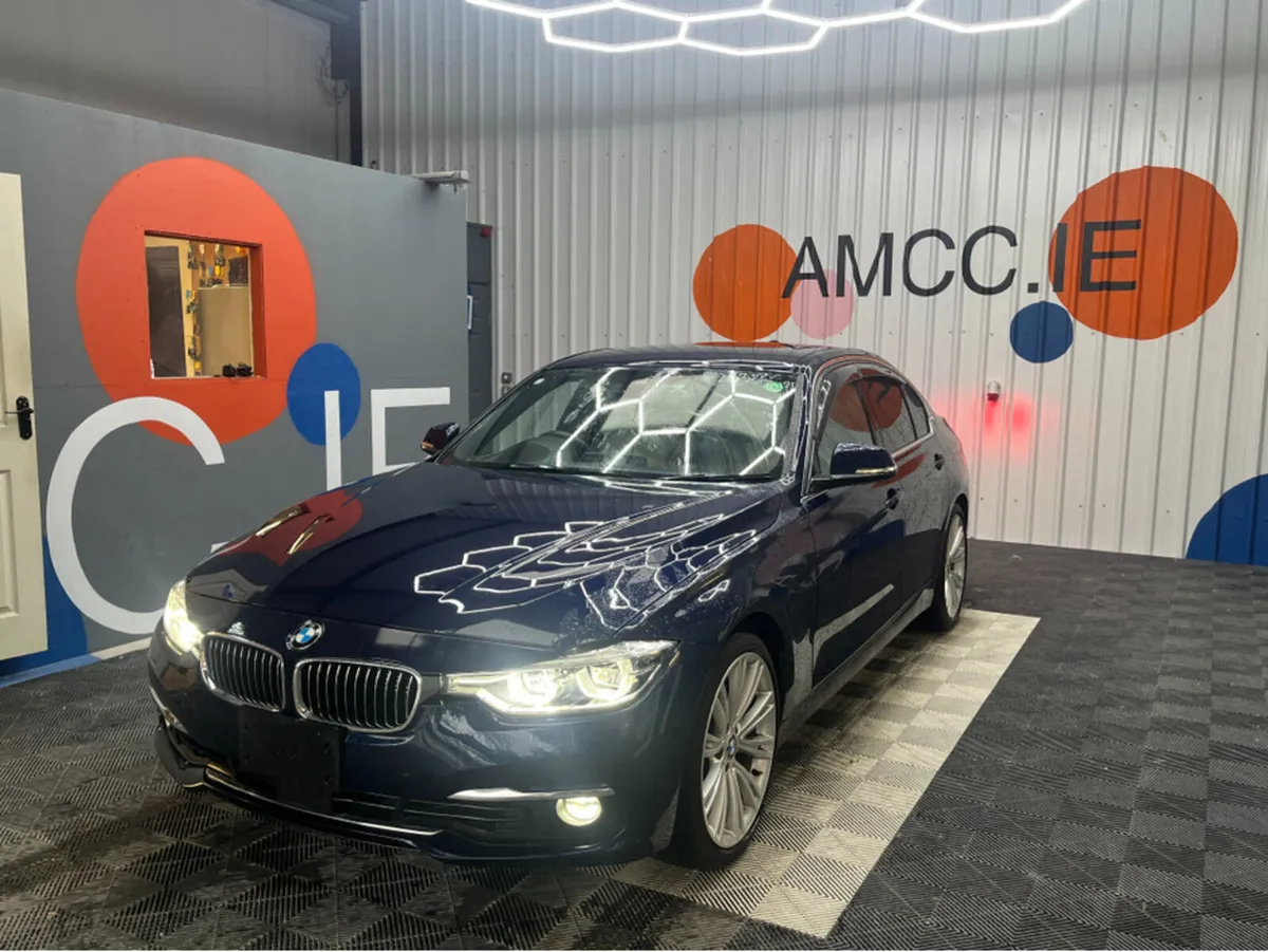 BMW 3-Series 330E CELEB RE-SHON EDITION / 36K kms - Image 3