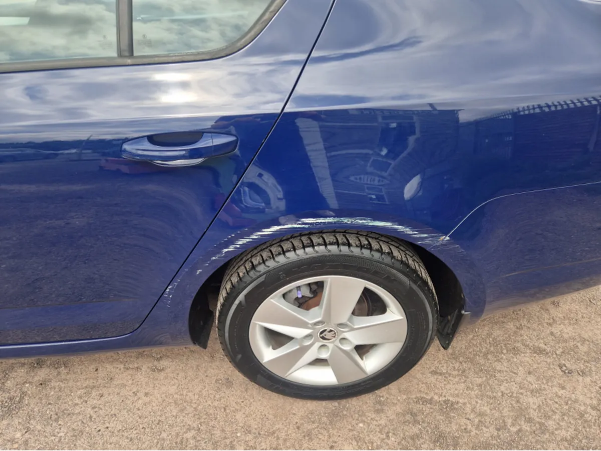 Skoda Octavia AMBITION 1.6 TDI 105HP 4DR - Image 3