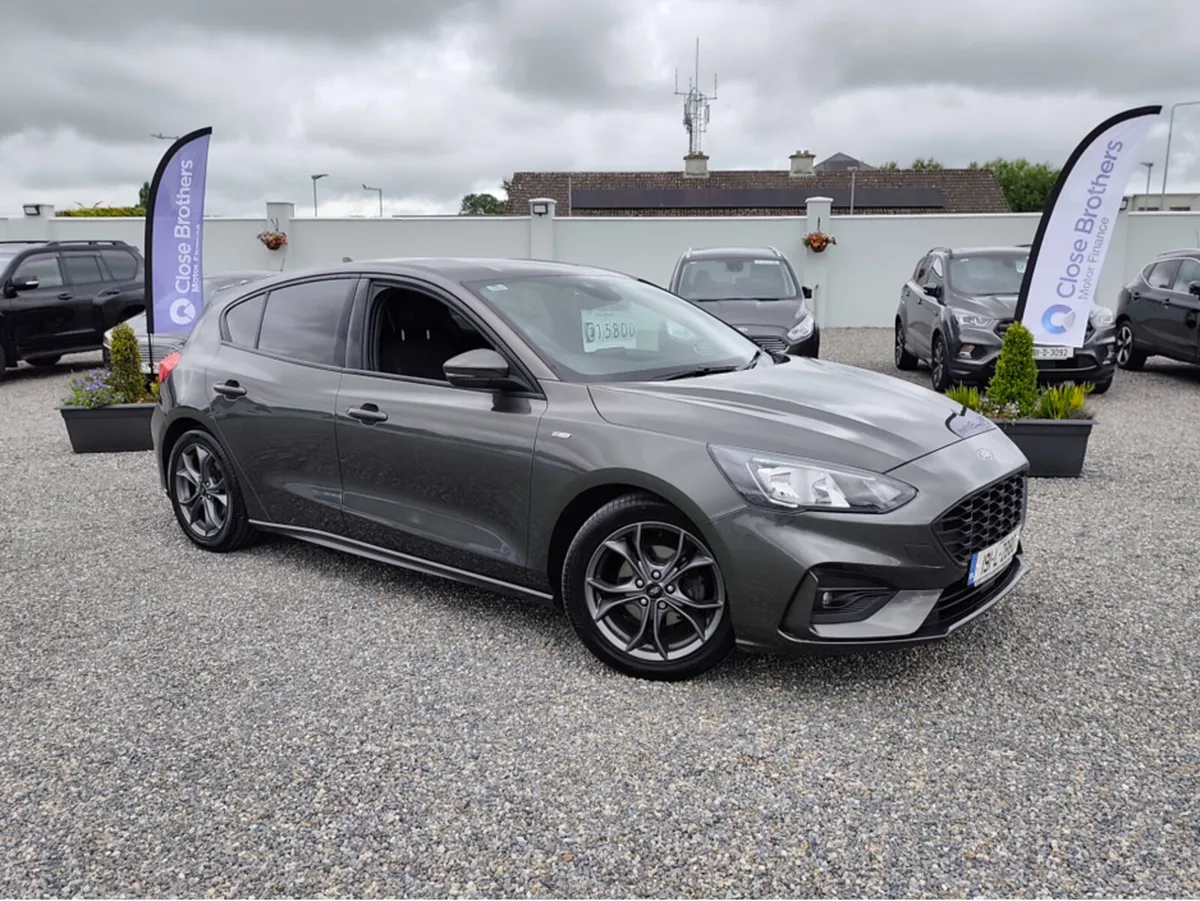Ford Focus ST-LINE 1.0 ECOBOOST 125 125PS 4DR - Image 1