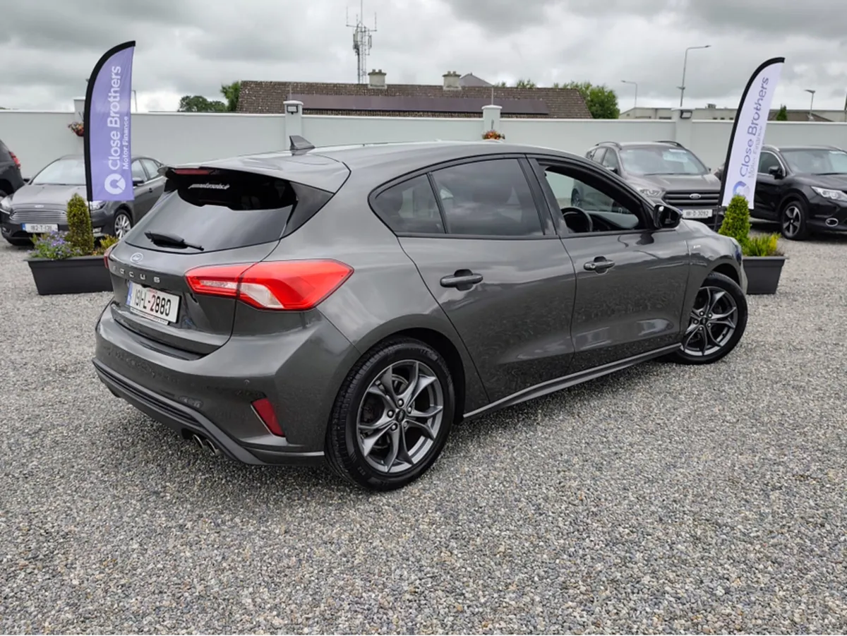 Ford Focus ST-LINE 1.0 ECOBOOST 125 125PS 4DR - Image 2