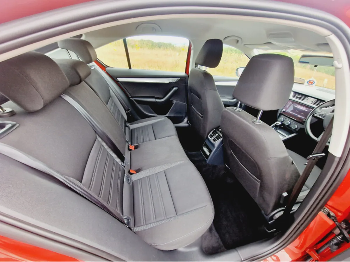 Skoda Octavia AMBITION 1.6 TDI 115HP 4DR - Image 3