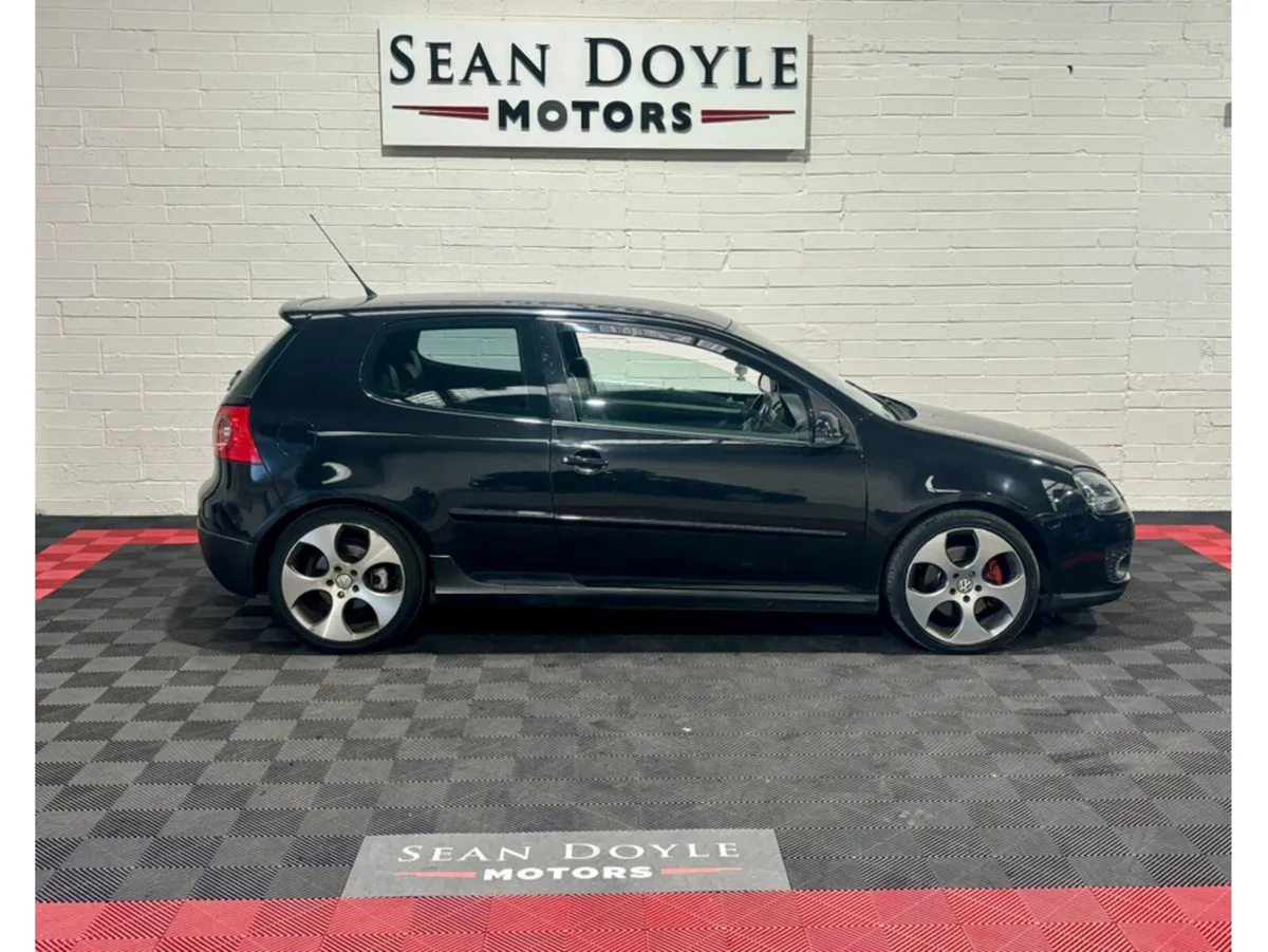 Volkswagen Golf 2.0 GTI 3DR 200BHP - Image 4