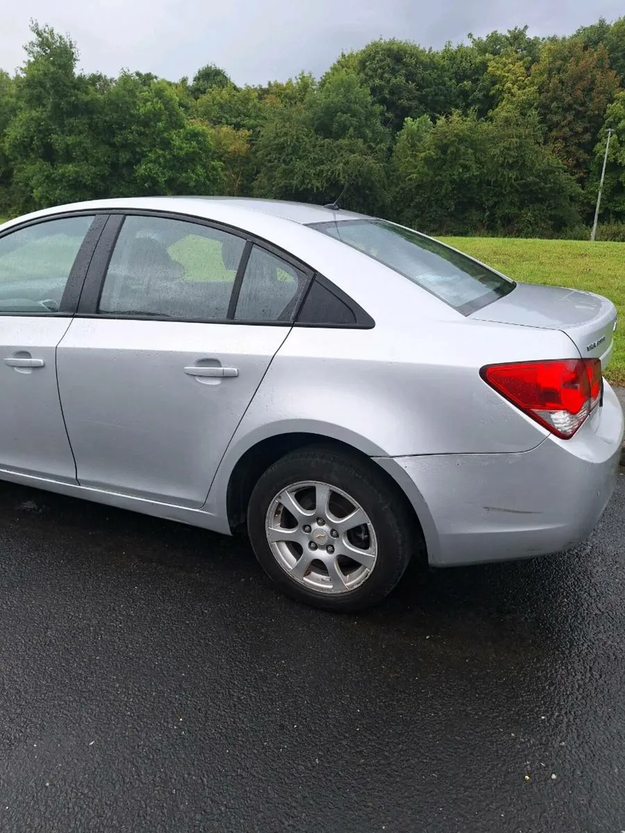 Car - Image 3