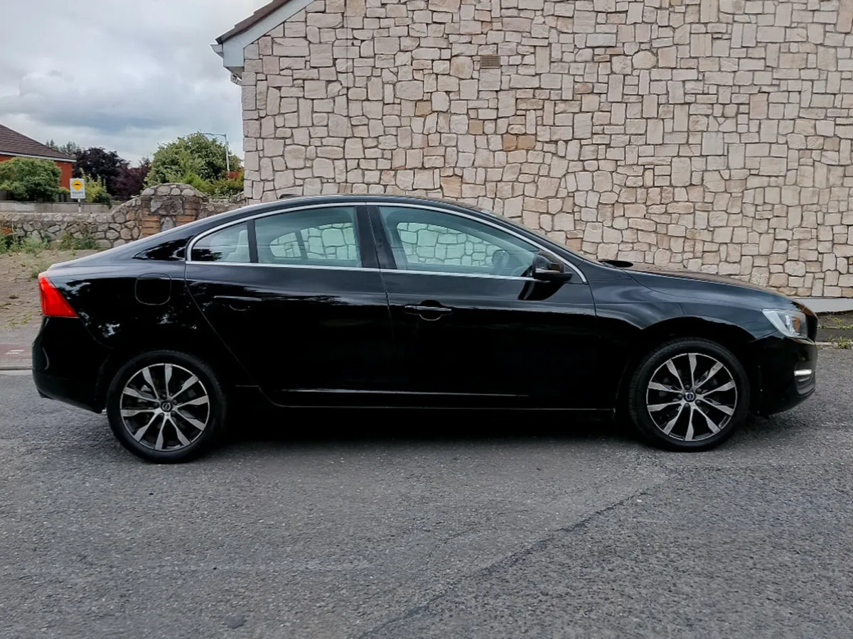 Volvo S60 D2 SE 4DR - Image 3