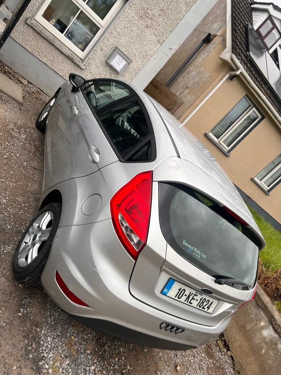 Car - Image 1