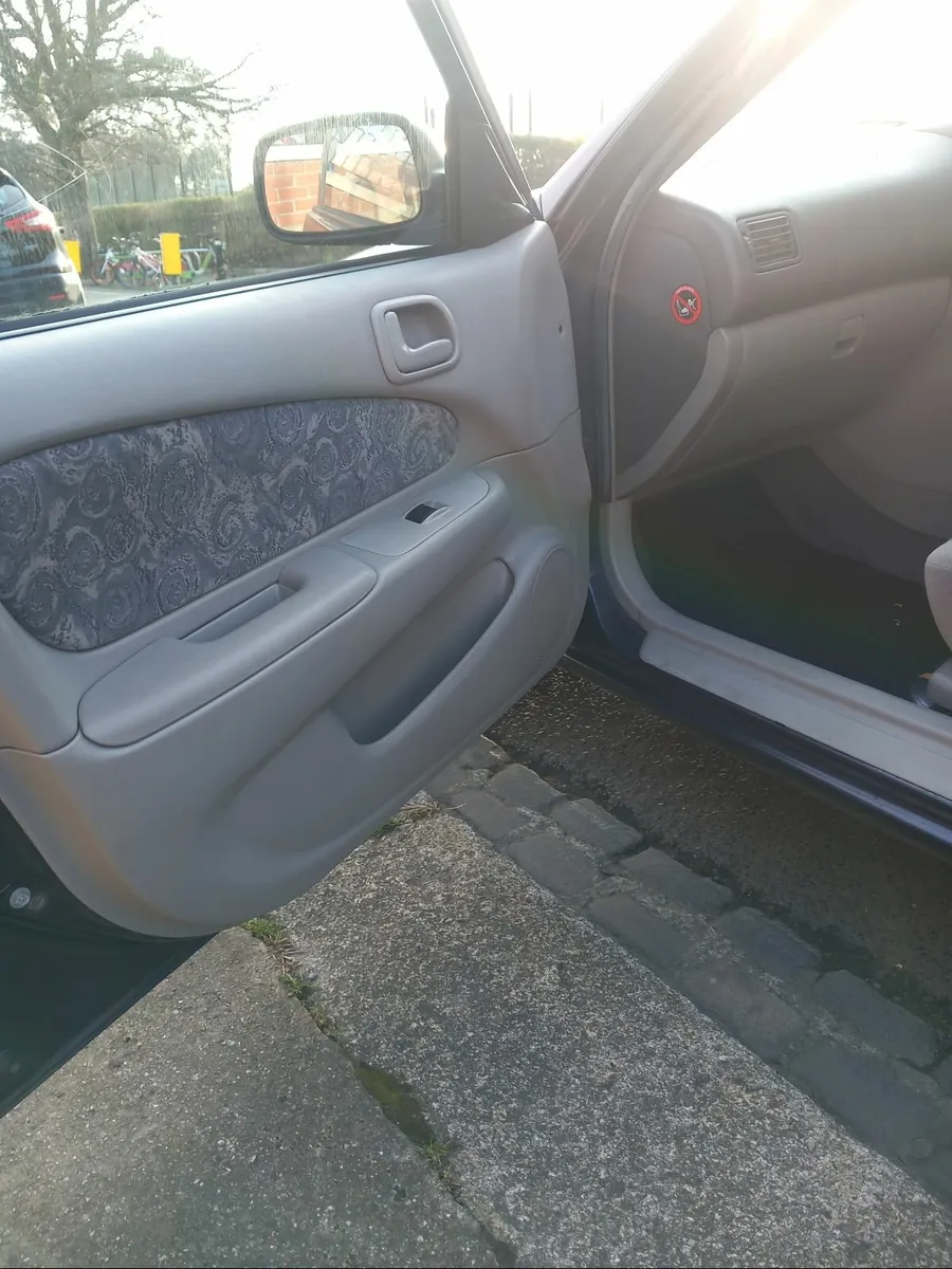 Toyota Corolla 1999 - Image 4
