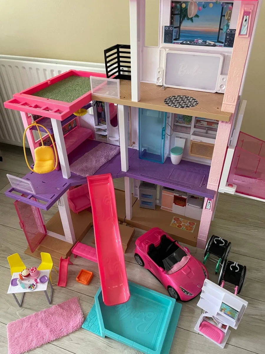 Barbie Dreamhouse Toy - Image 1