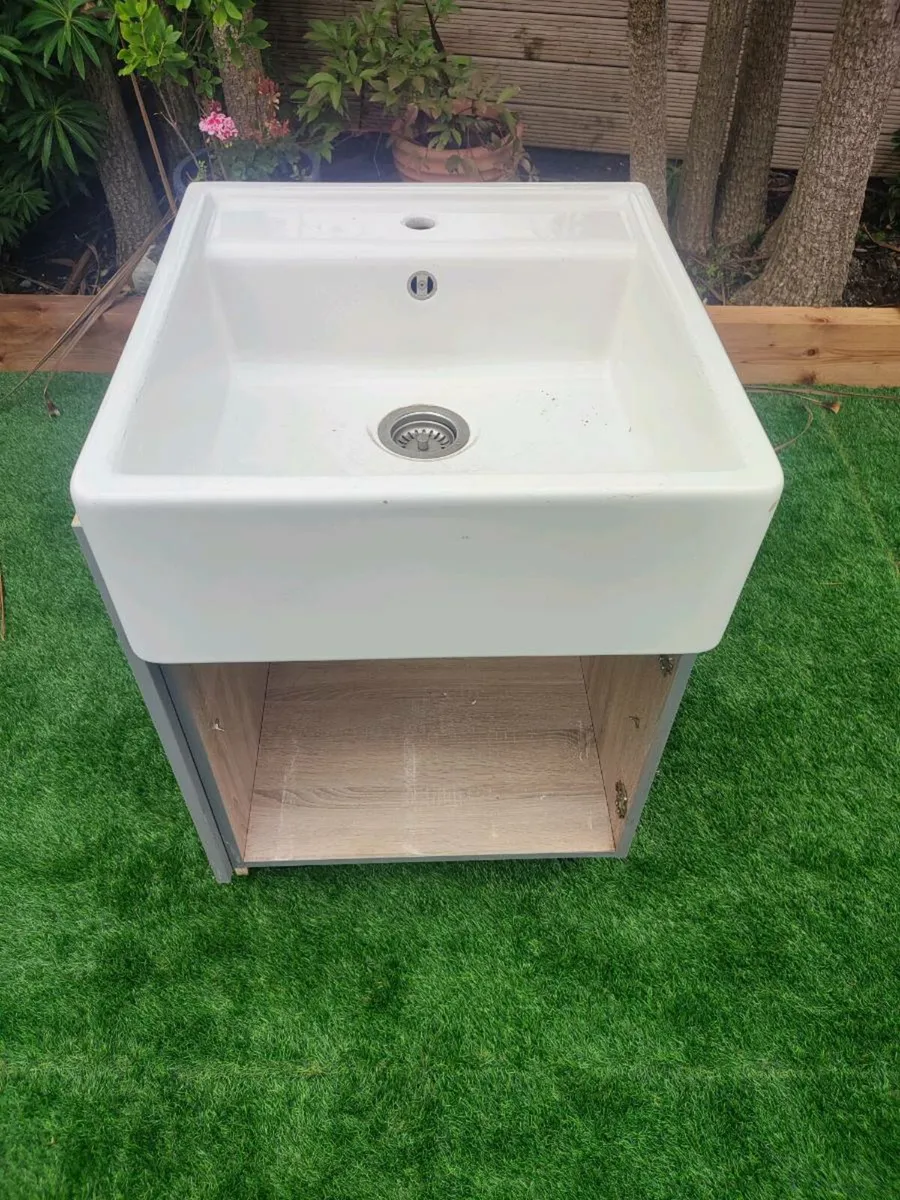 Belfast sink and Kitchen unit - Image 1