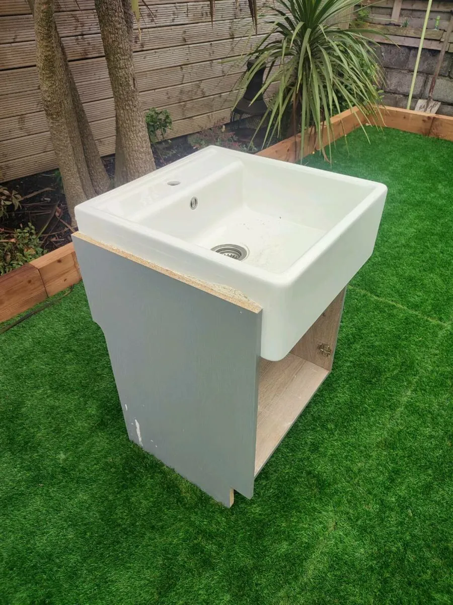 Belfast sink and Kitchen unit - Image 3