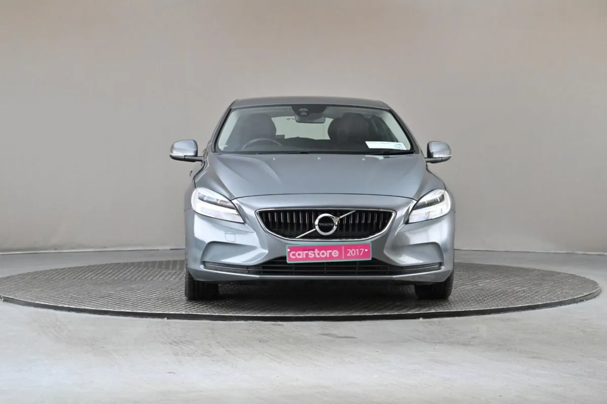 Volvo V40 D2 (120hp) Momentum Edition - Image 2