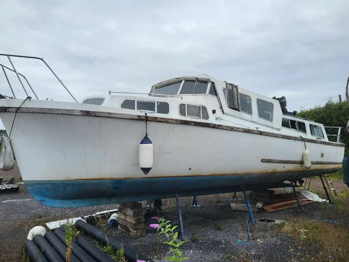 Elysian 34 Cruiser 6 Berth - Image 3
