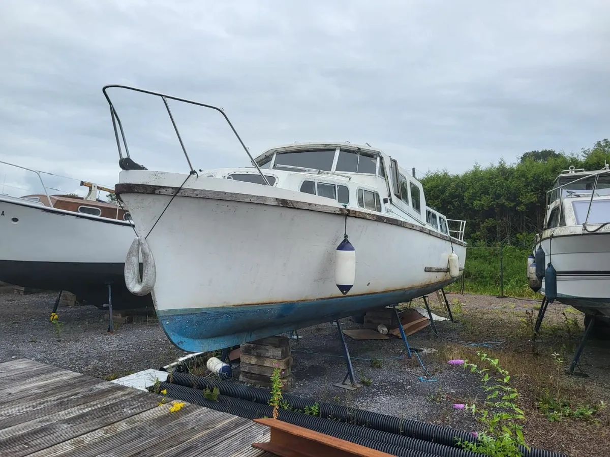 Elysian 34 Cruiser 6 Berth - Image 4