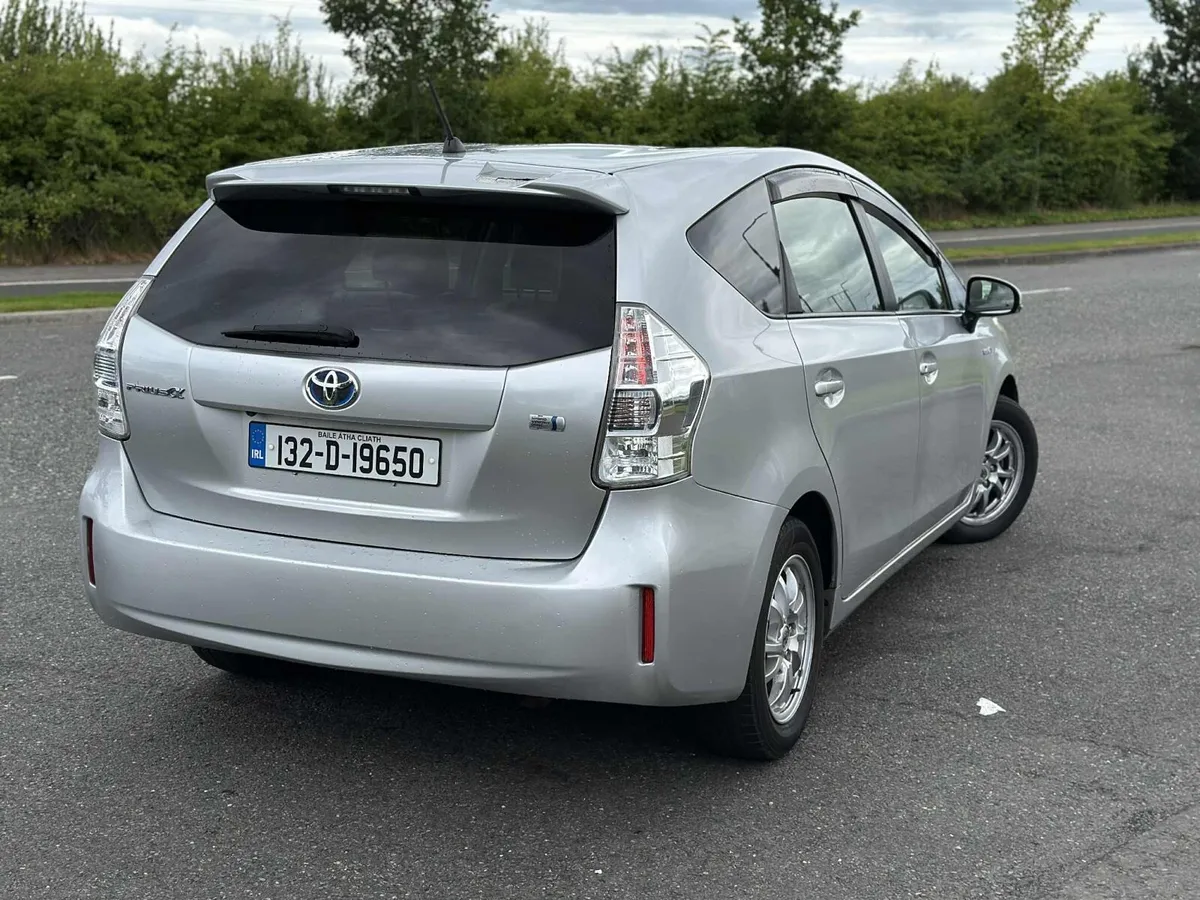 Toyota prius - Image 3