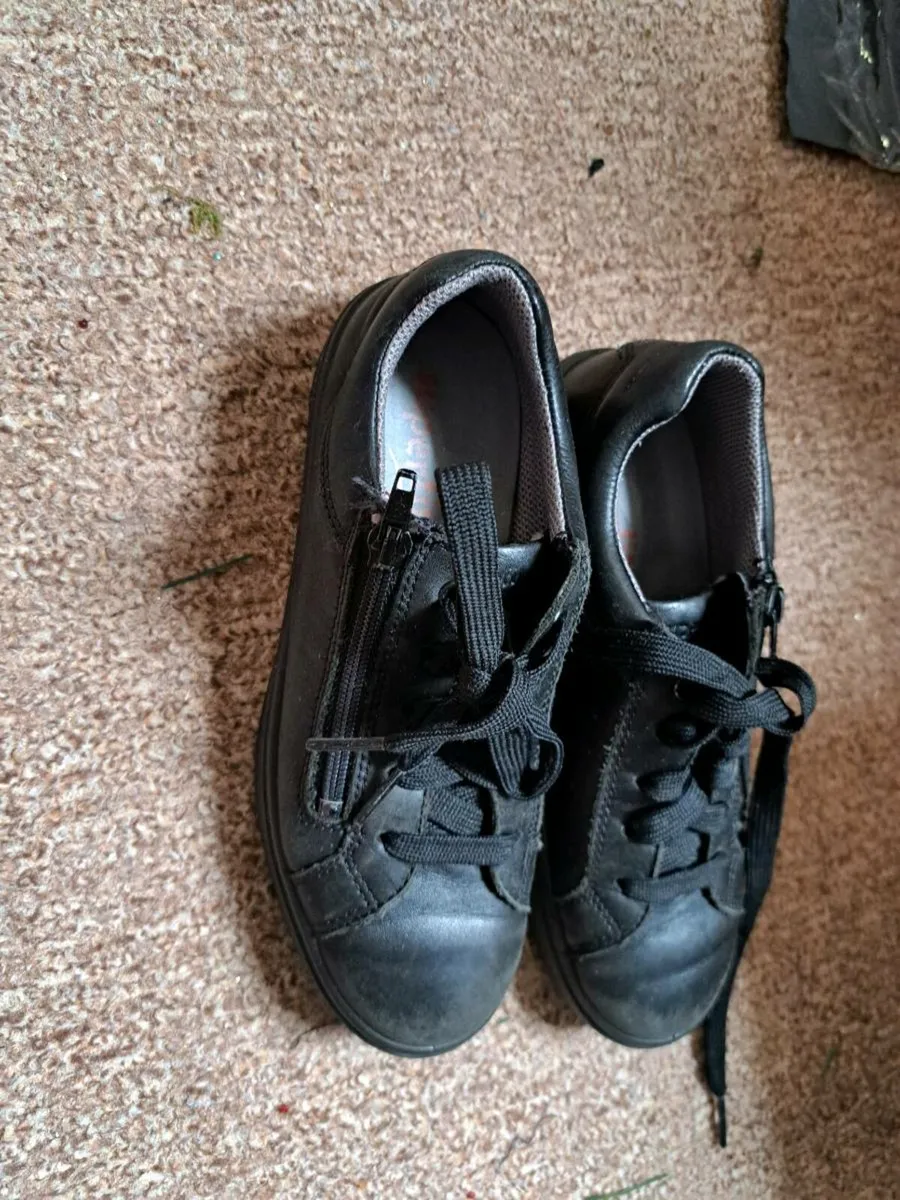 Girls black superfit shoes
