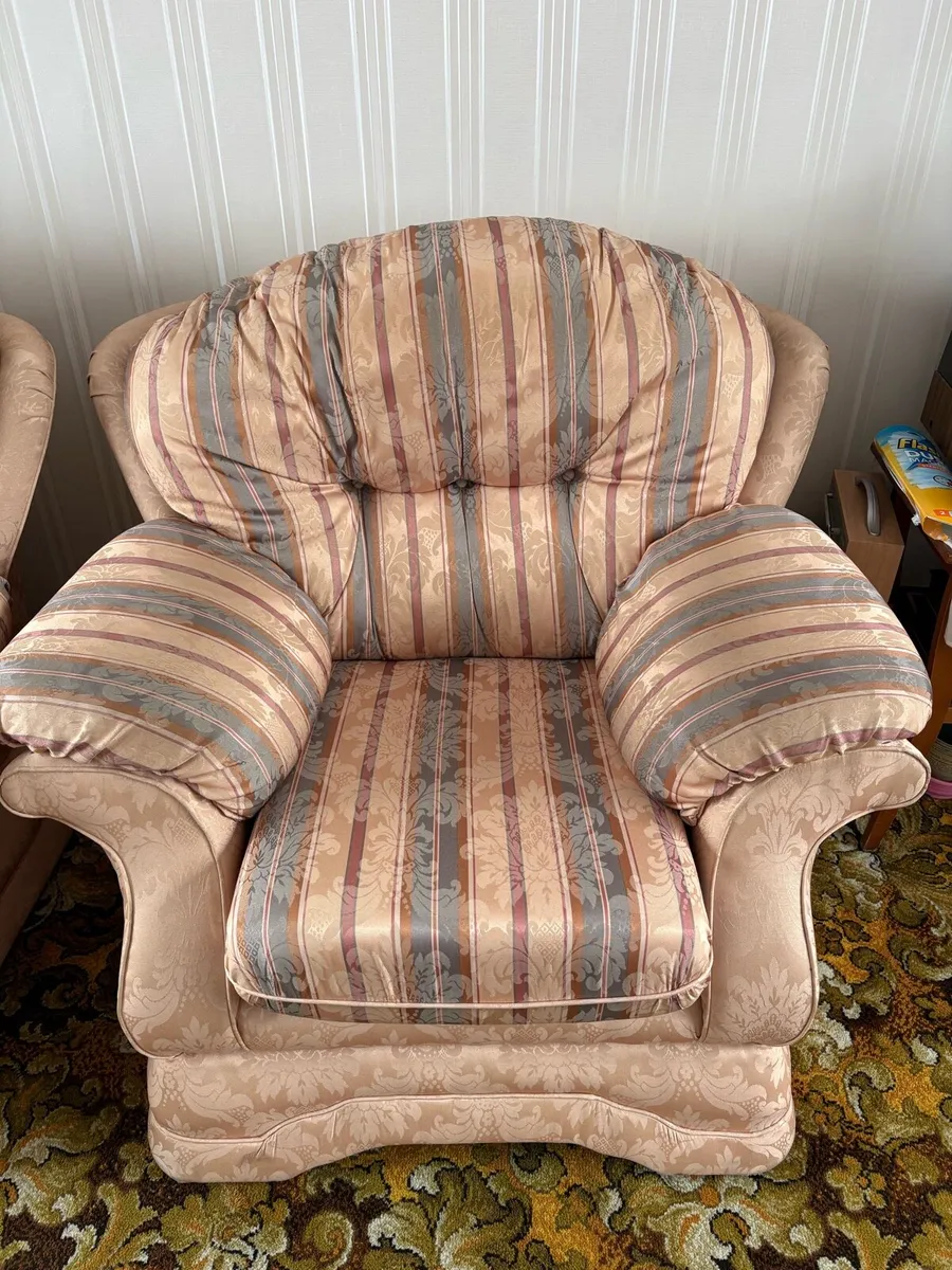 Couch & Chairs (x 2) - Image 2