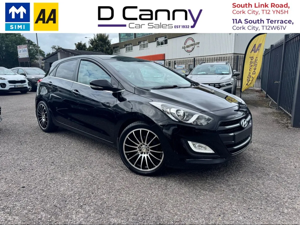 Hyundai i30 1.6 Deluxe 5DR - Image 1