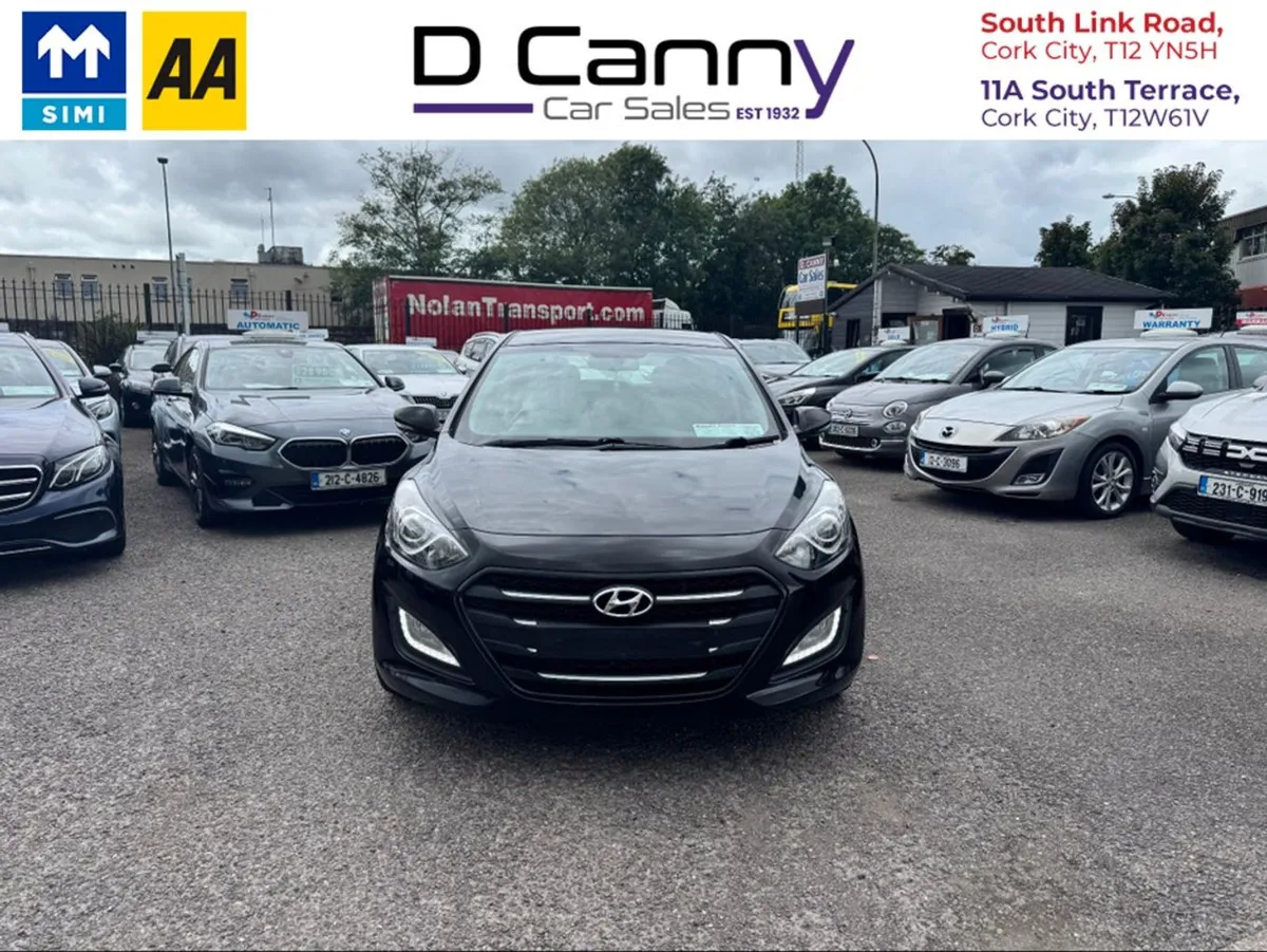 Hyundai i30 1.6 Deluxe 5DR - Image 2