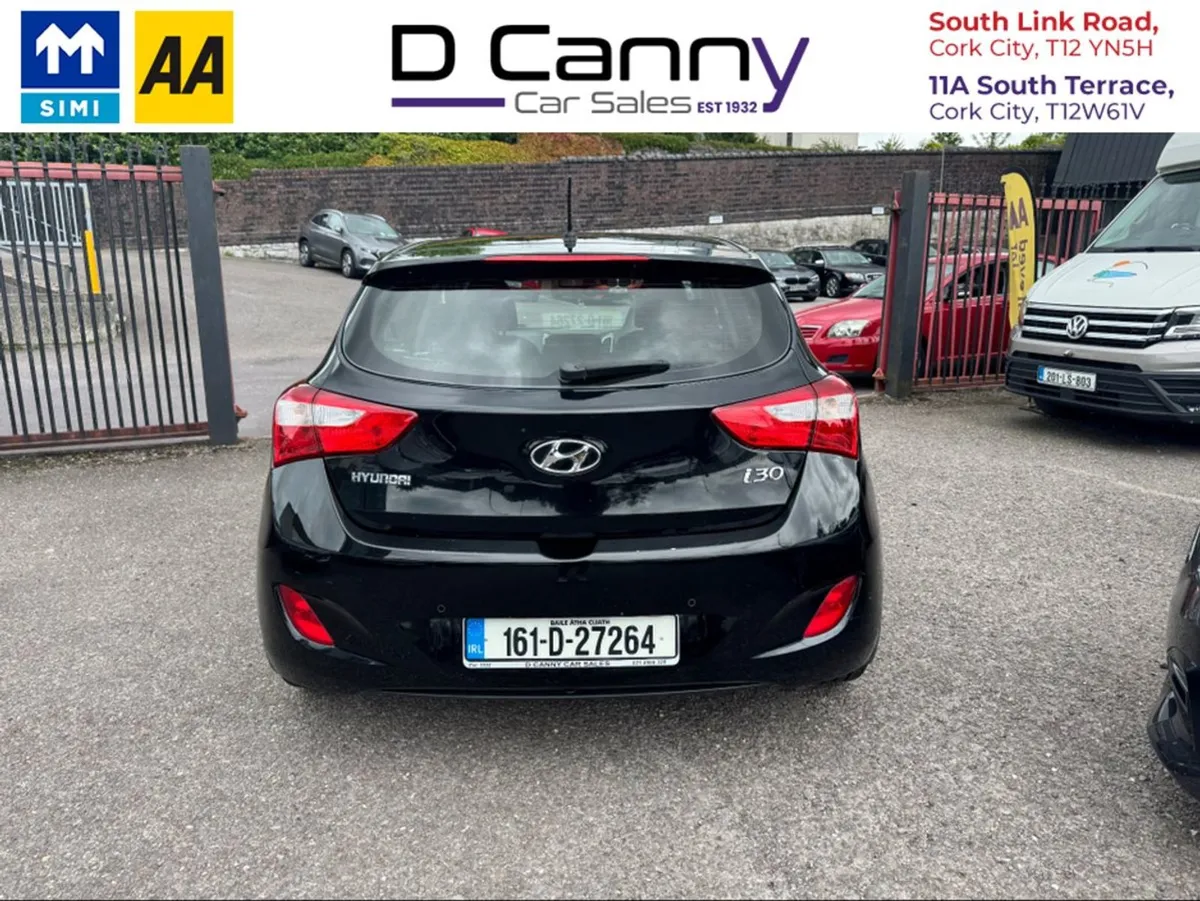 Hyundai i30 1.6 Deluxe 5DR - Image 4