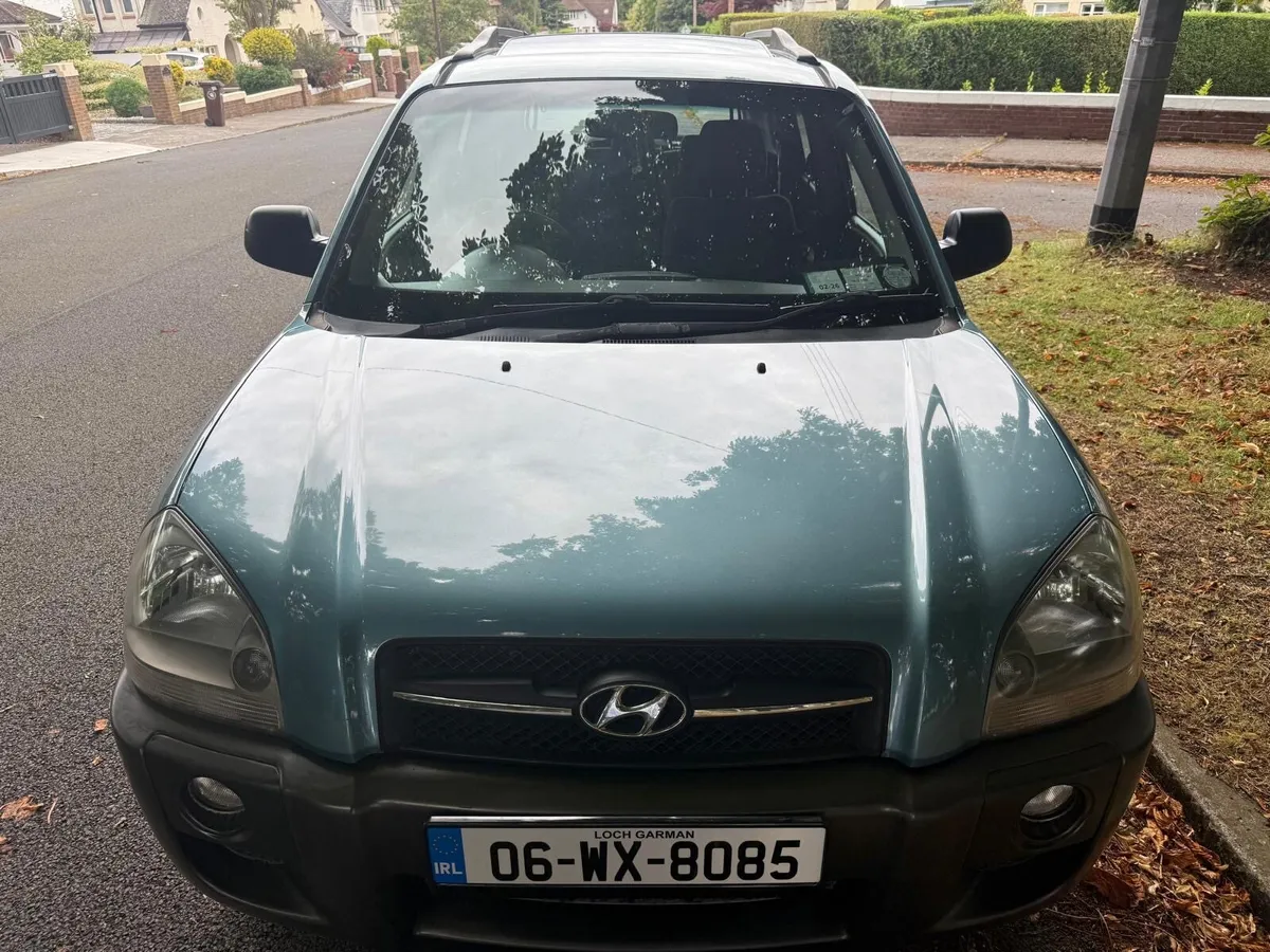 Hyundai Tucson CRDI 4x4 - Image 2