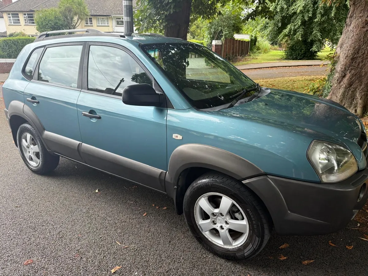 Hyundai Tucson CRDI 4x4 - Image 3