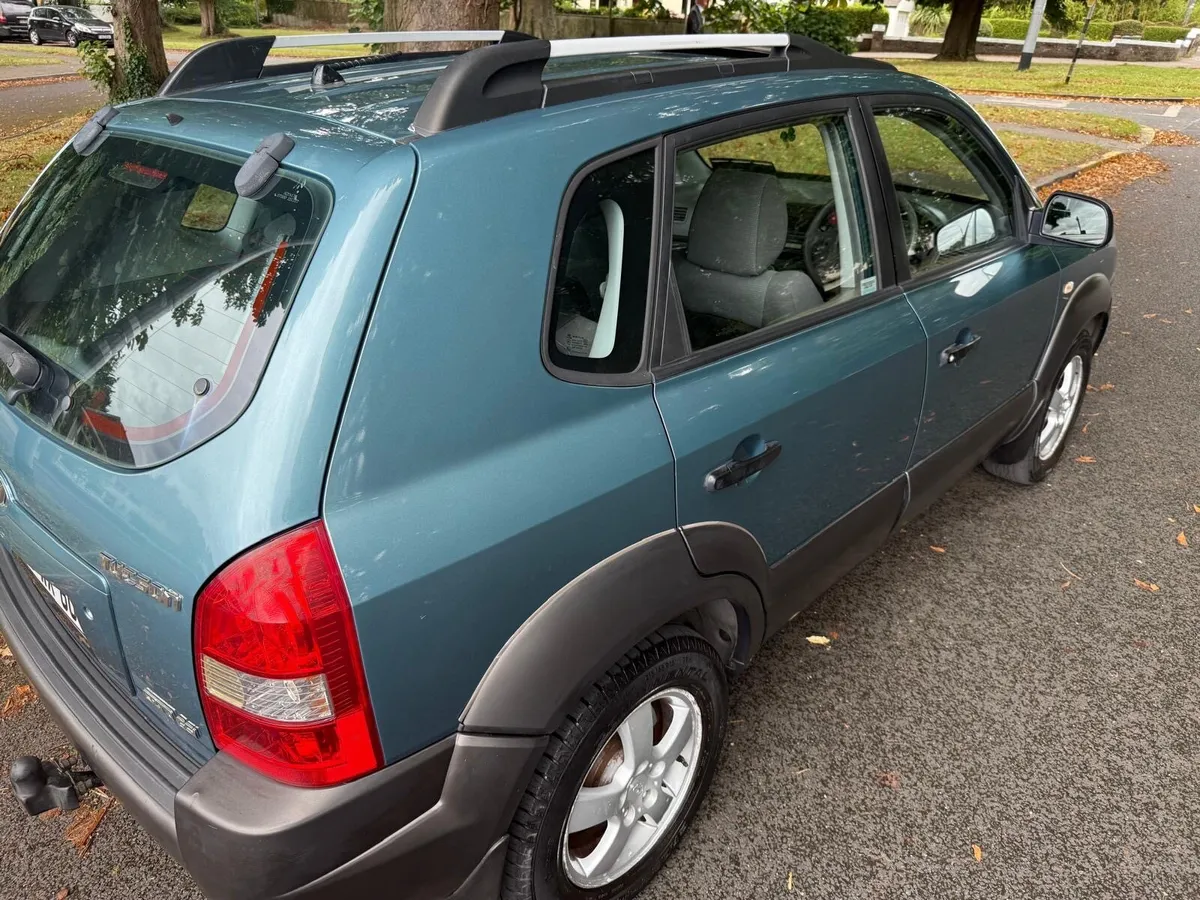 Hyundai Tucson CRDI 4x4 - Image 4