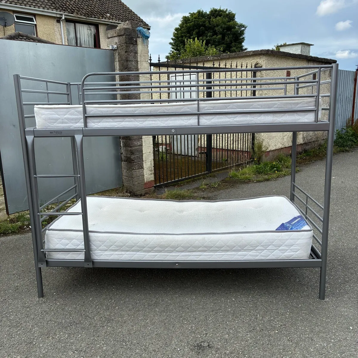 Bunk beds with 2 mattresses - Image 2