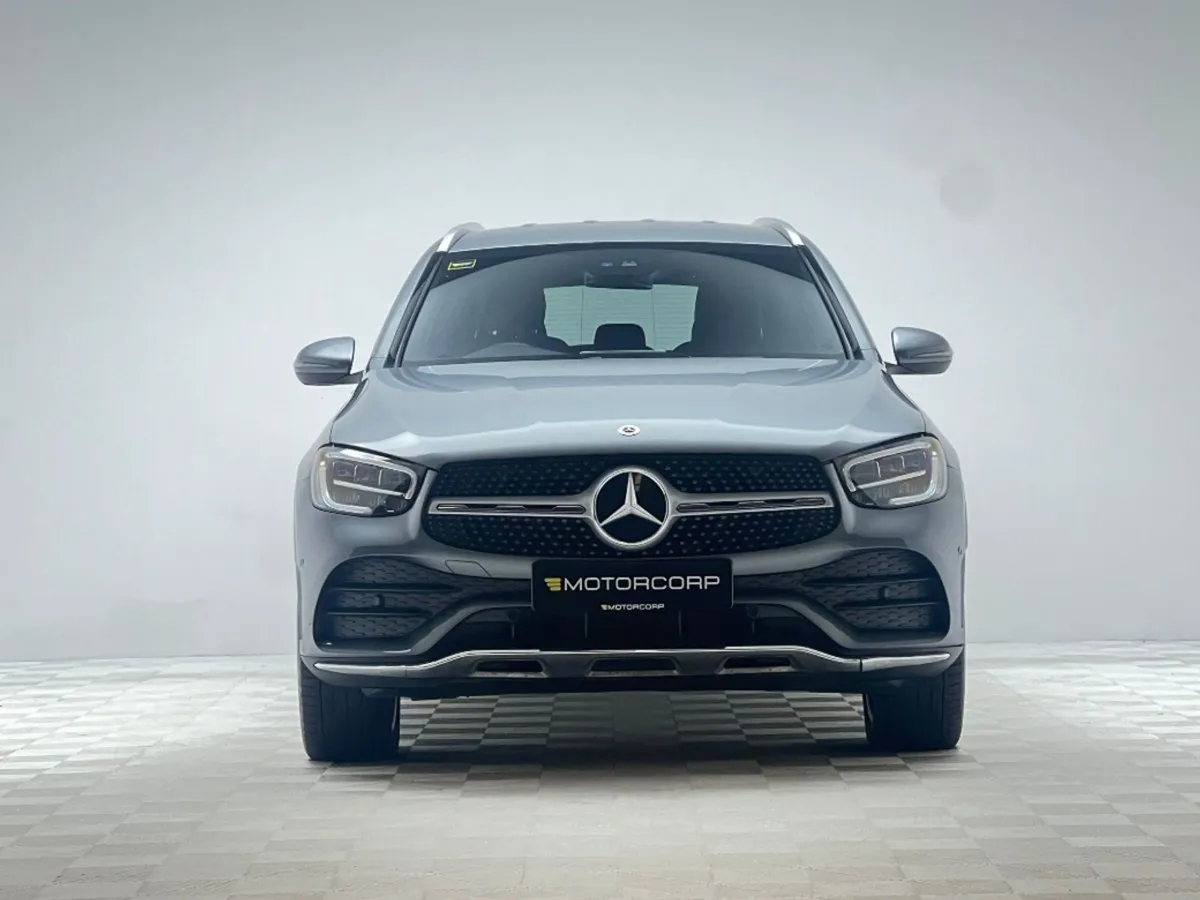 Mercedes-Benz GLC-Class 300E AMG Line Premium 4ma - Image 2