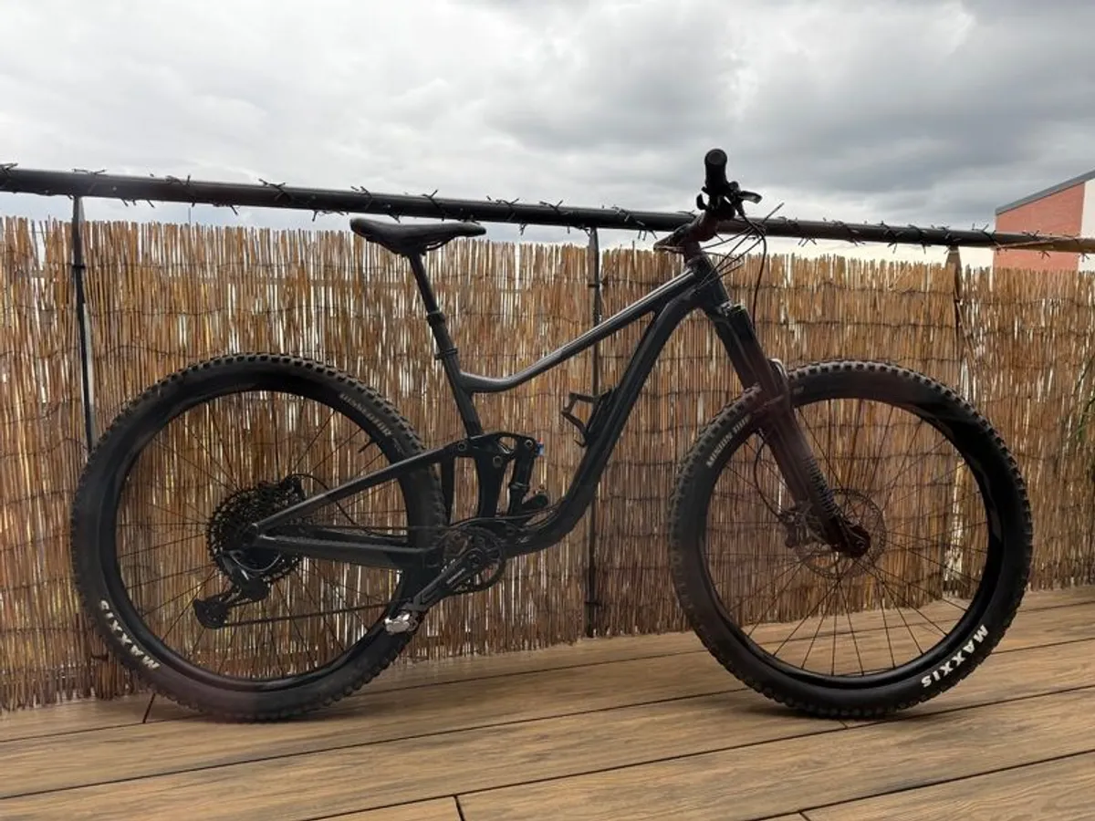 Giant Trance X 3 - Image 1