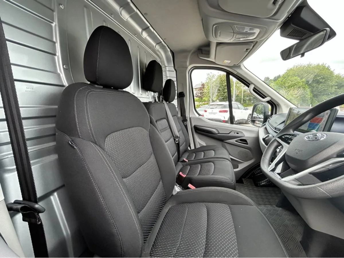 Maxus Deliver 9 PV LH FWD Luxury Evie G - Image 3