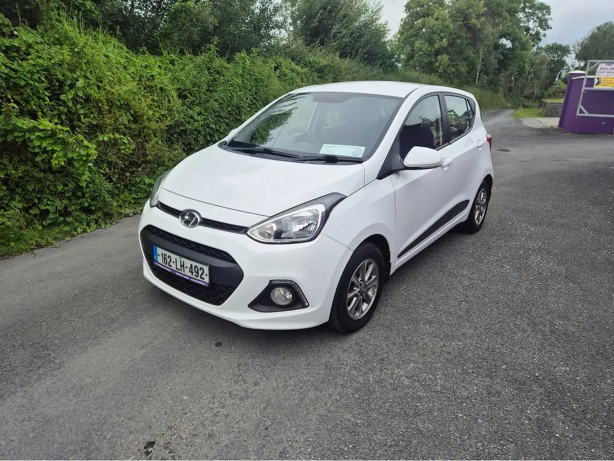 Hyundai i10 Deluxe 4DR - Image 1