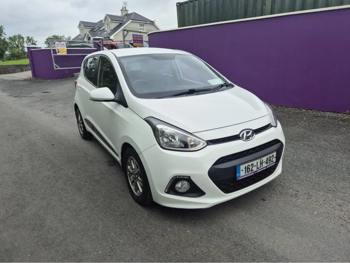 Hyundai i10 Deluxe 4DR - Image 2