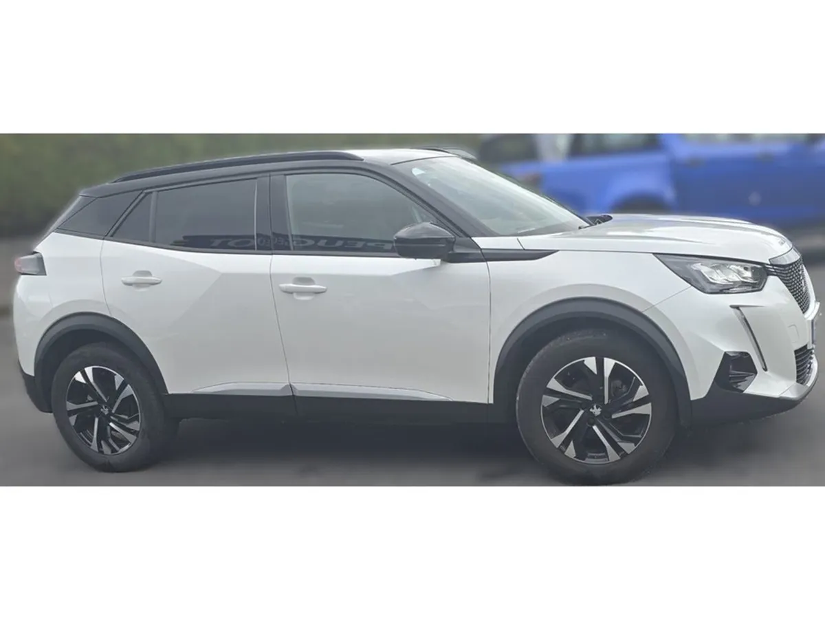 Peugeot 2008 Allure 1.2 130 Auto 4DR A - Image 2