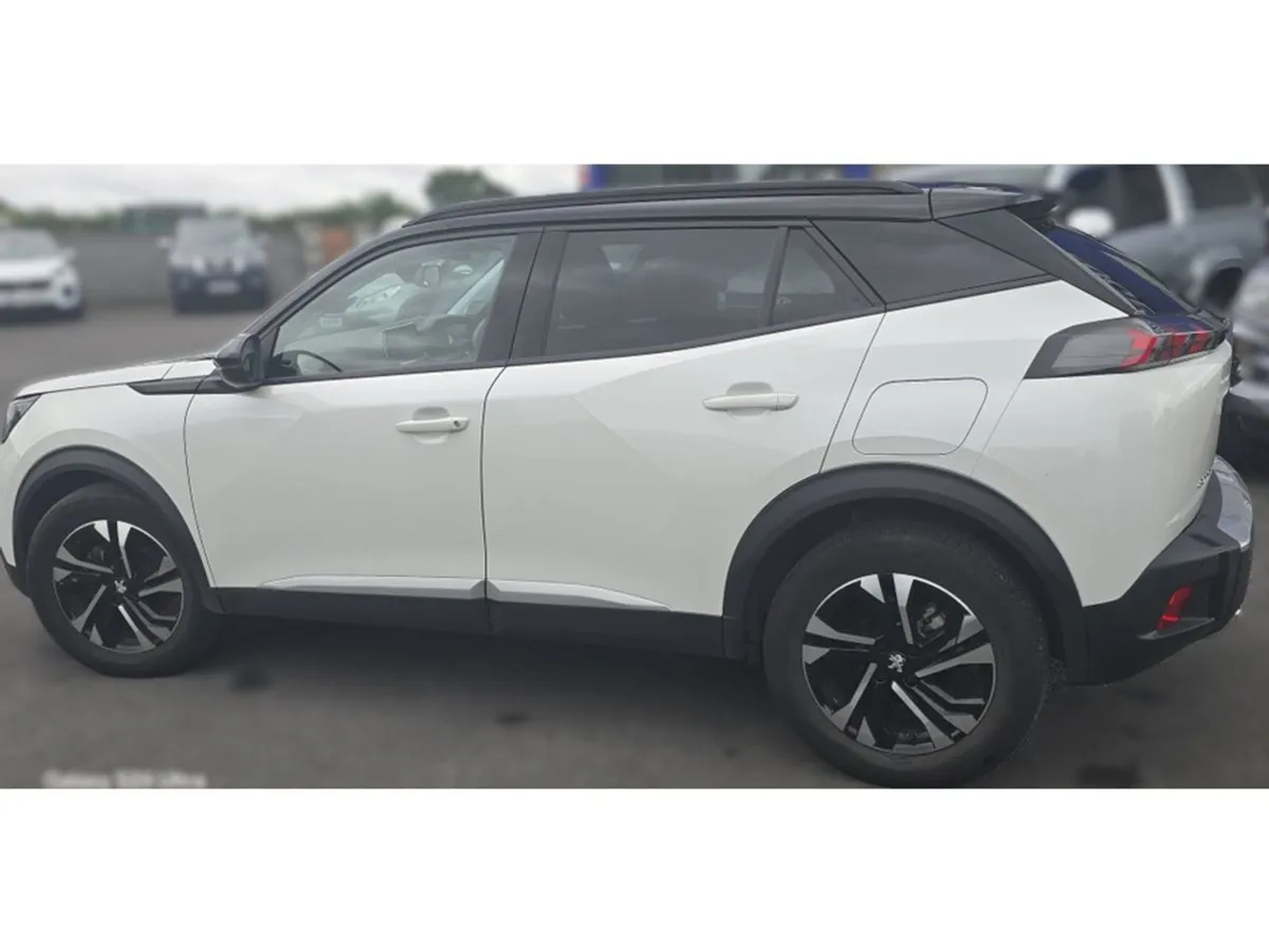 Peugeot 2008 Allure 1.2 130 Auto 4DR A - Image 4