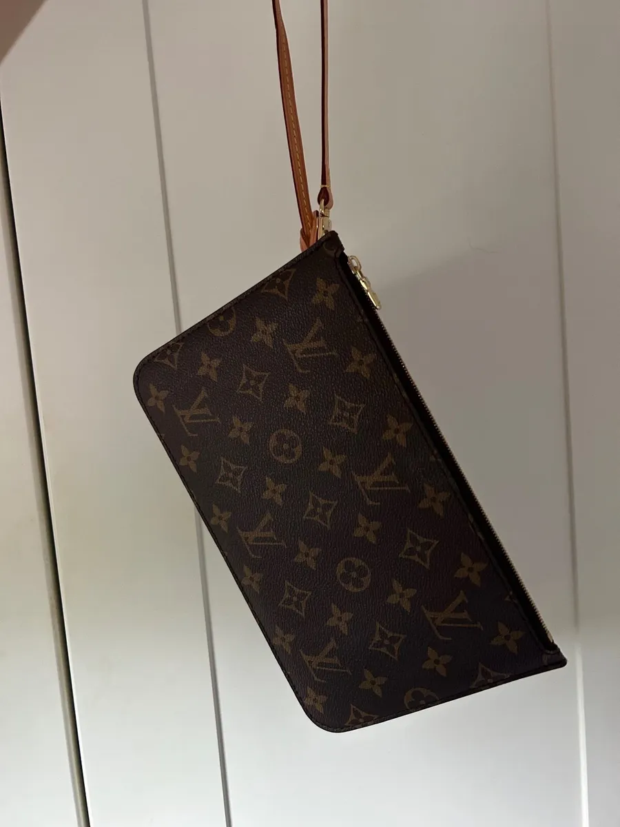 Louis Vuitton Monogram Neverfull pouch - Image 1