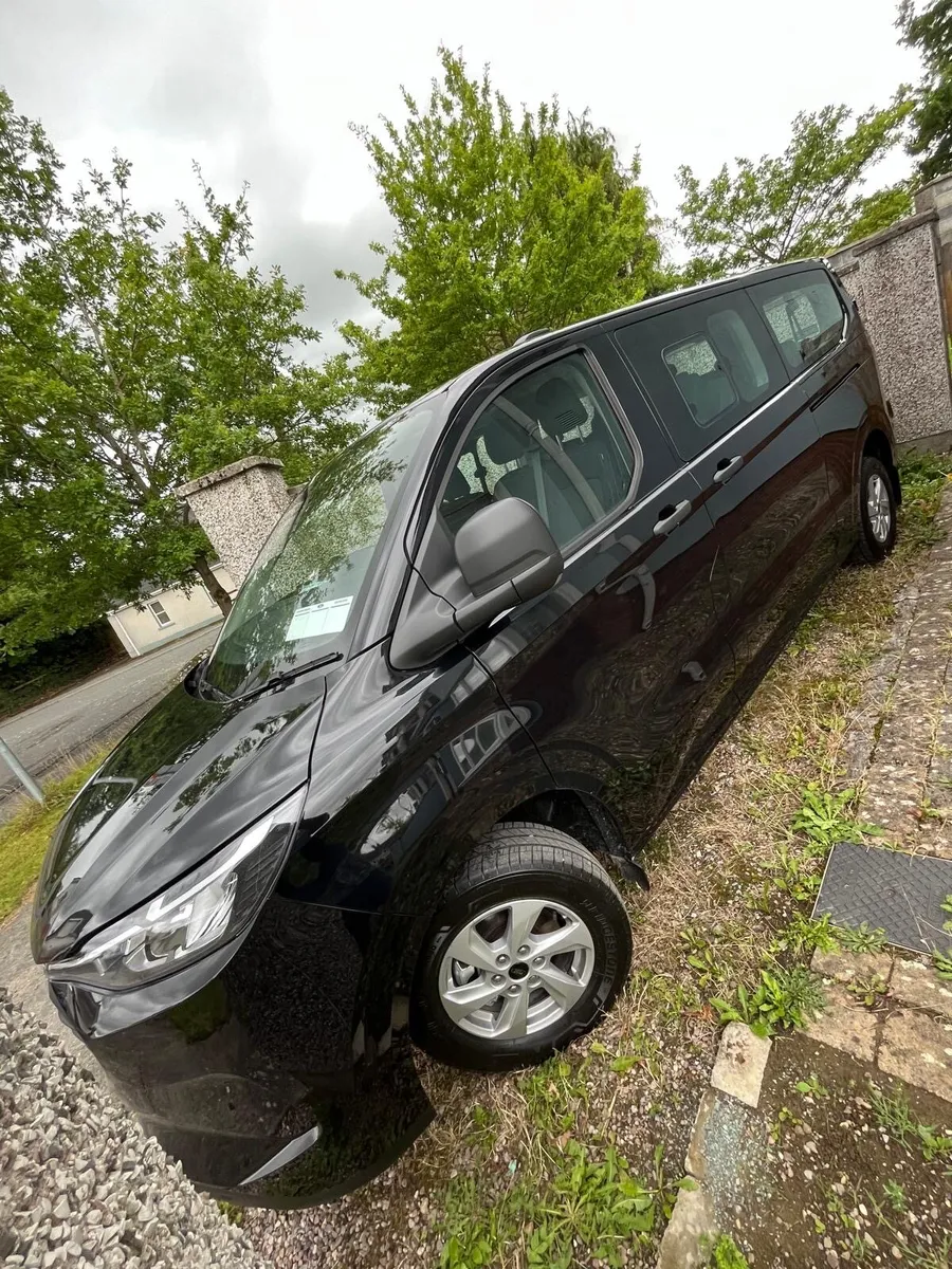 Ford Tourneo Plug In Hybrid 2.5- 9 Seater Taxi 252 - Image 4