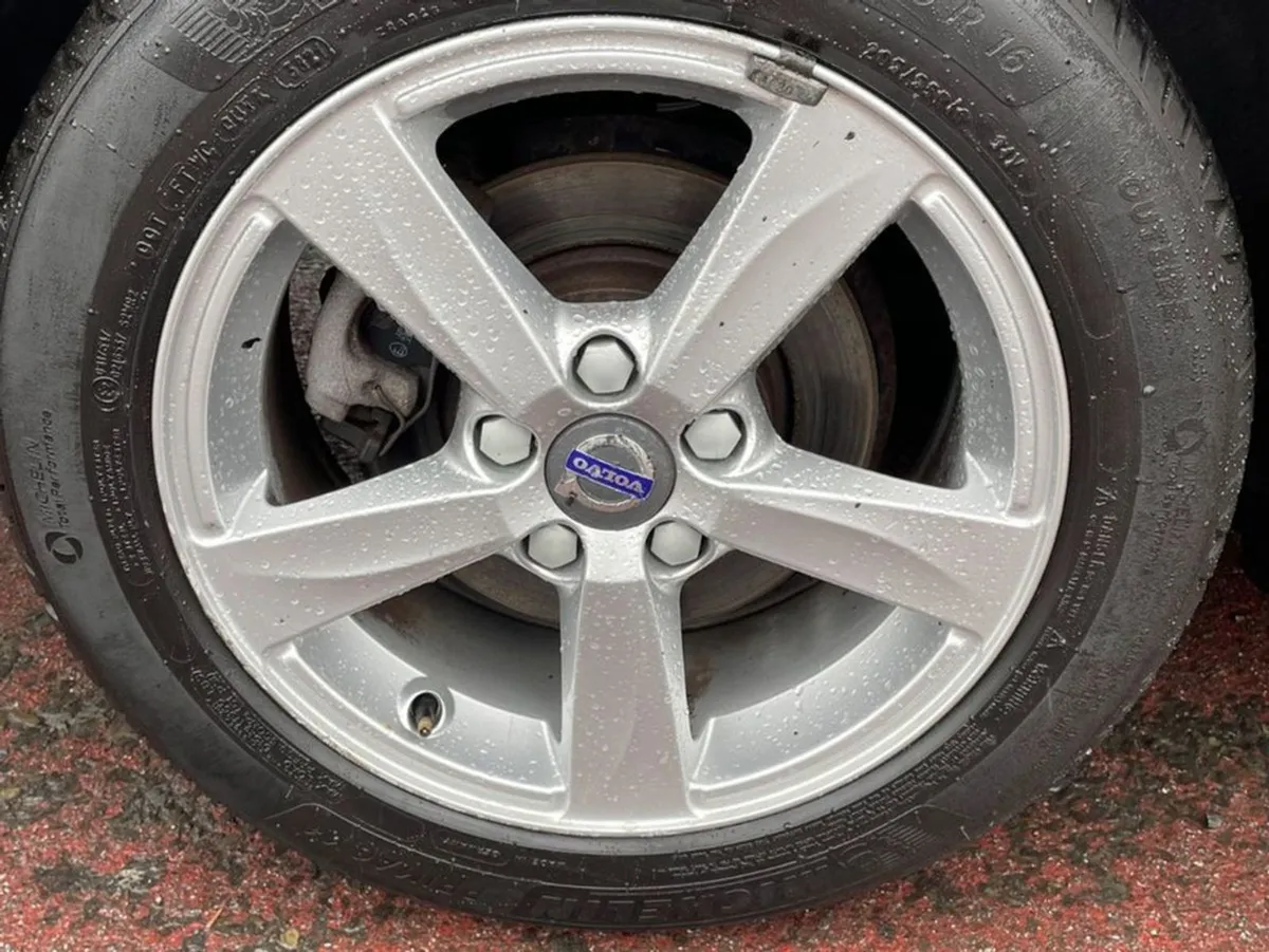 Volvo V40 D2 Model  Automatic  T - Belt Done  Nat - Image 3