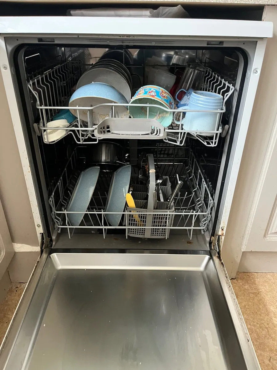 Dishwasher - Image 2