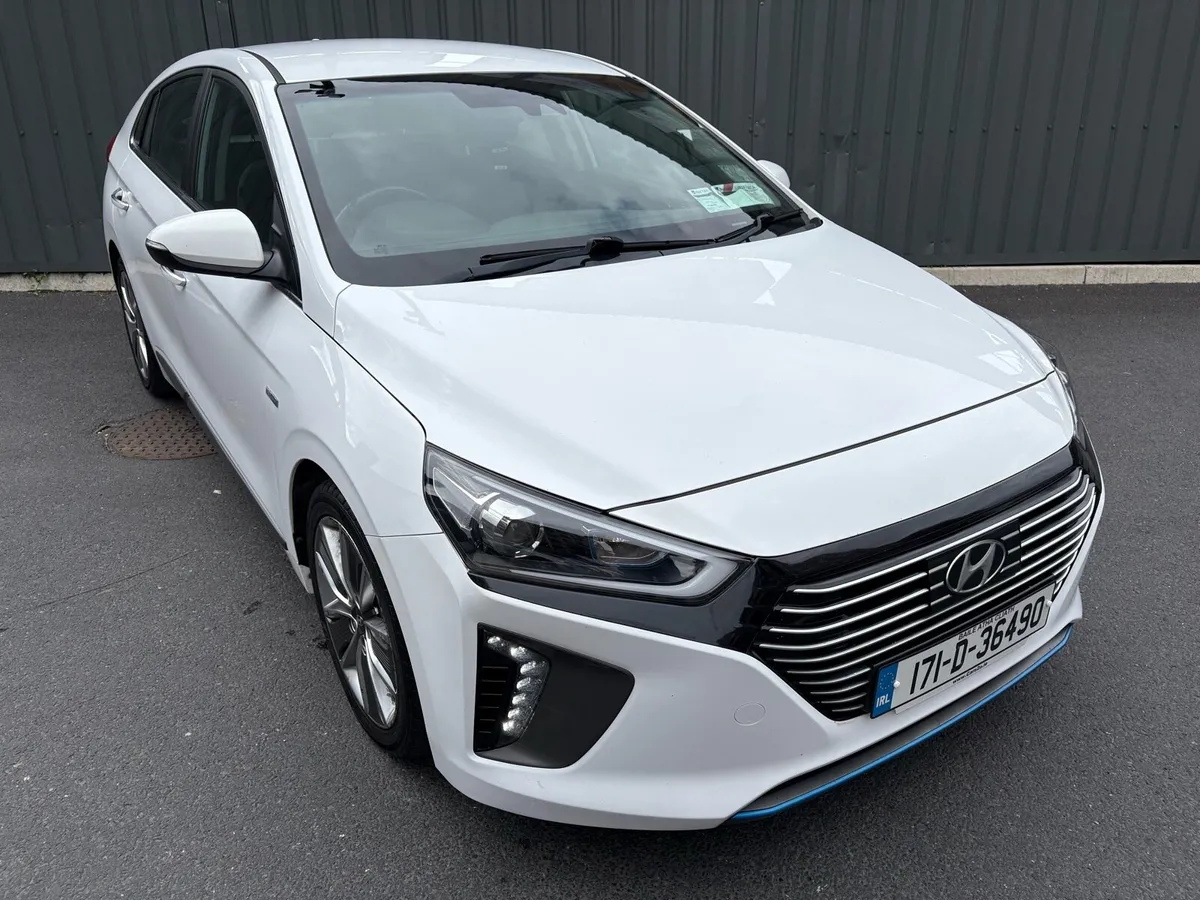 HYUNDAI IONIQ PETROL HYBRID - Image 2
