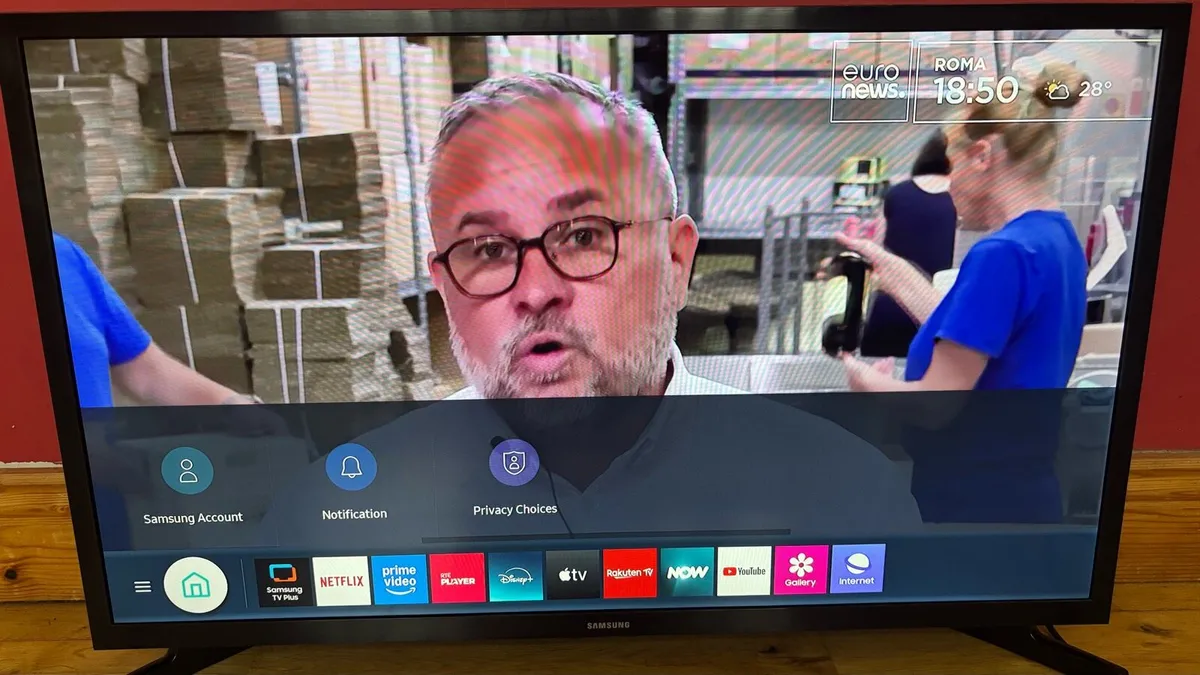 32” Samsung HDR Smart TV - Image 2